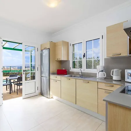 Femes 普拉亚布兰卡